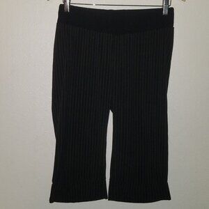 Motherhood Maternity Black Pinstripe Capri Pants Small Cuffed (Hit Near Knees)